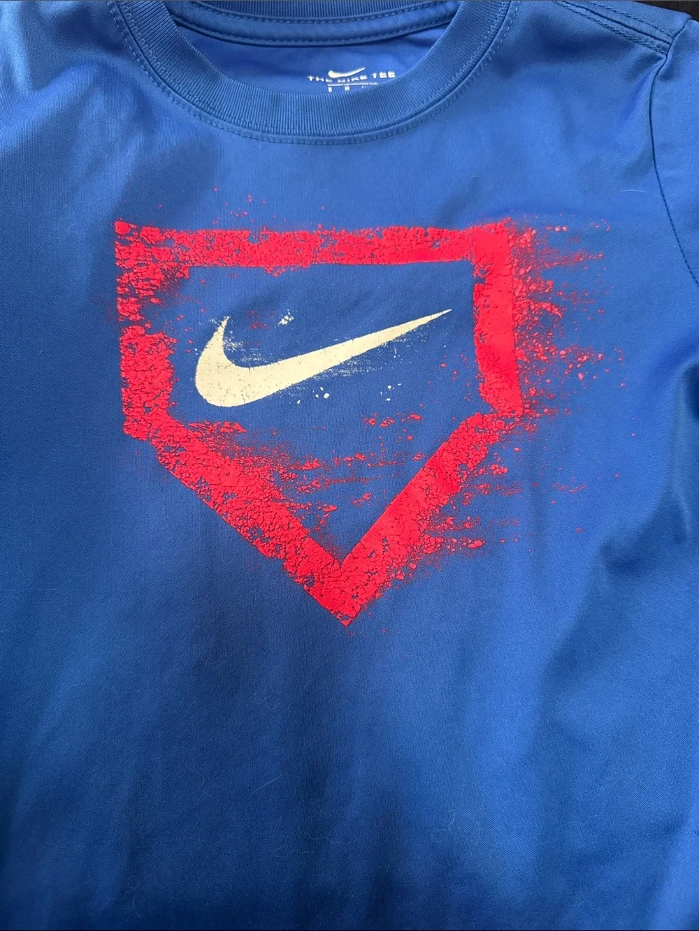 6 assorted boys short sleeve shirts (Nike, old navy, primark)